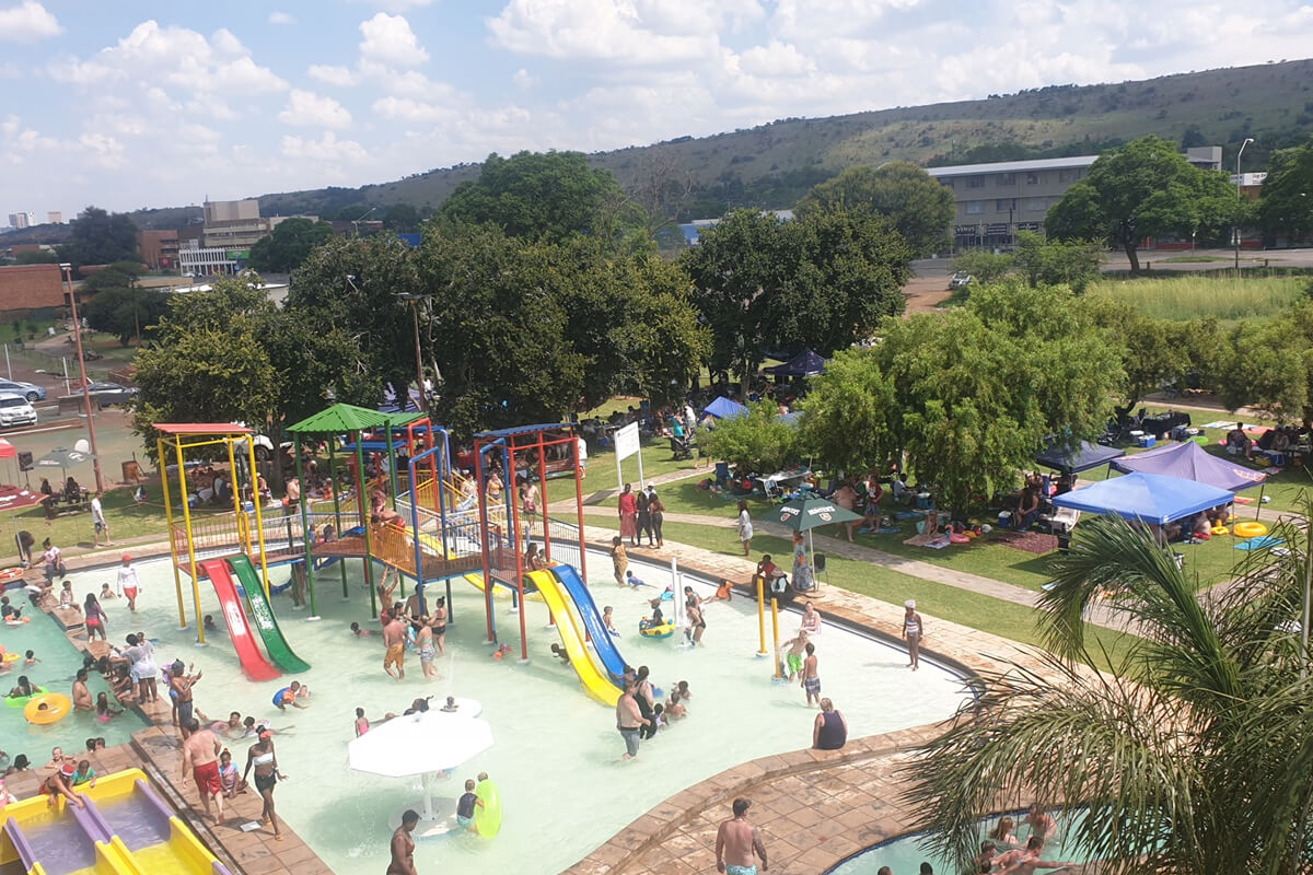 Grizzlies Water Park Pictures